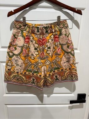A Loves A Linen Tapestry Yellow Shorts Sz 0 NWT